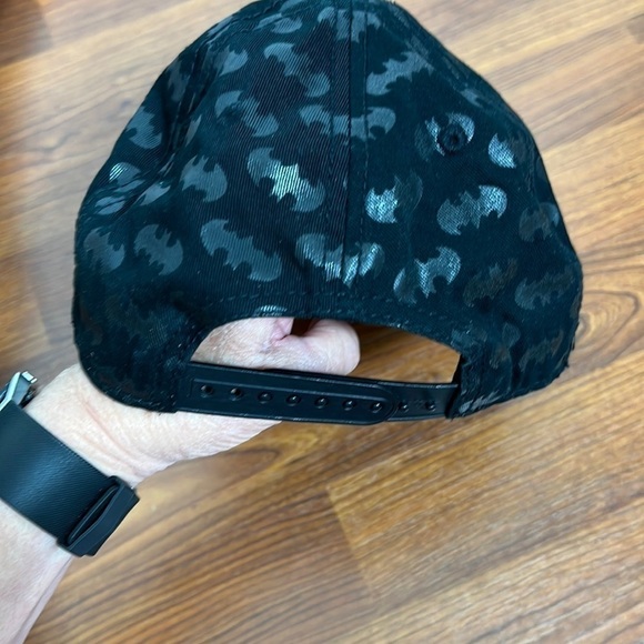 Bioworld Batman All Over Graphic Snapback Black Hat NWOT - Picture 2 of 5
